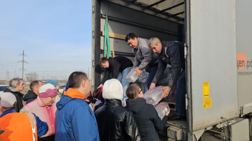 Вузы и СПО Челябинской области отправили жителям Орска питьевую воду