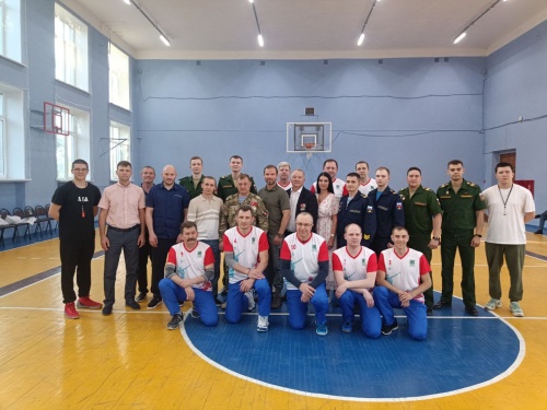 В Южно-Уральском ГАУ состоялся матч по волейболу между преподавателями и ветеранами СВО