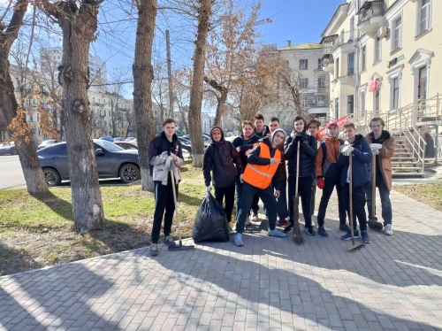 Студенты Института агроинженерии приняли участие в благоустройстве Центрального района Челябинска