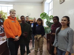 Иностранные студенты ЮУрГАУ познакомились с научной библиотекой