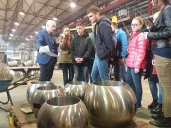 Студенты ЮУрГАУ узнали, как производят стальные шаровые краны и дисковые затворы