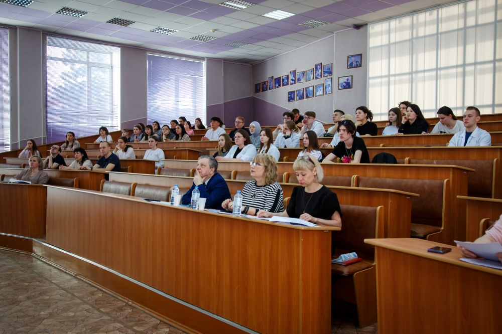 На кафедре Педагогики и социально-экономических дисциплин была проведена курсовая студенческая научно-практическая конференция «Исторический путь и предназначение России глазами философов»