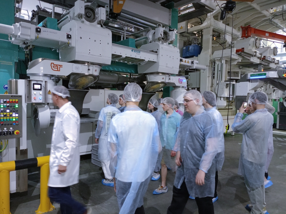 Первокурсники Южно-Уральского ГАУ посетили с экскурсией "Макфу" 