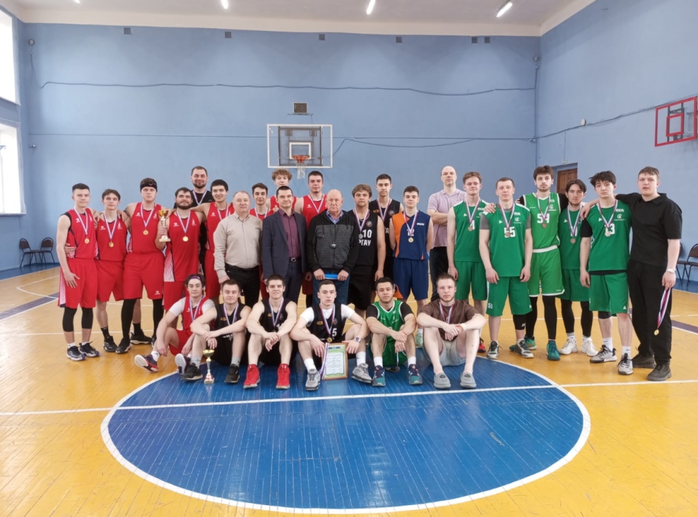 Поздравляем мужскую сборную  ЮУрГАУ по баскетболу с серебром Зональных соревнований