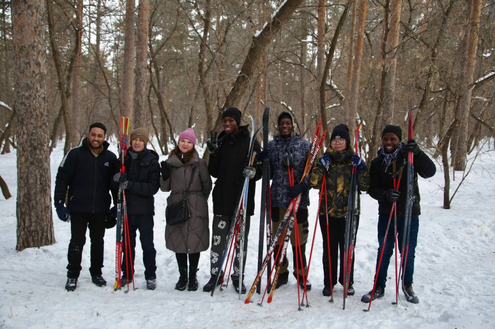 Слушатели подготовительного отделения ЮУрГАУ впервые встали на лыжи