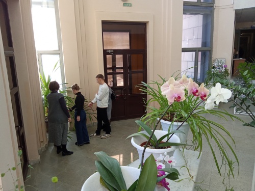 Школьникам Чебаркульского района показали тропические растения и рассказали, как работает вегетационное оборудование