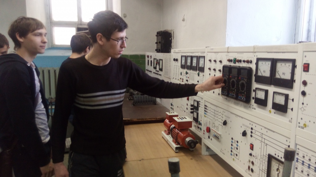 Преподаватели Троицкого аграрного техникума ЮУрГАУ провели выездное занятие на базе энергетического факультета
